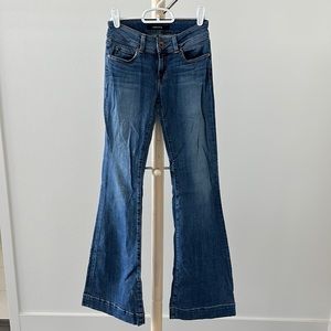 J Brand “Lovestory” jeans in color Cosmo sz 25